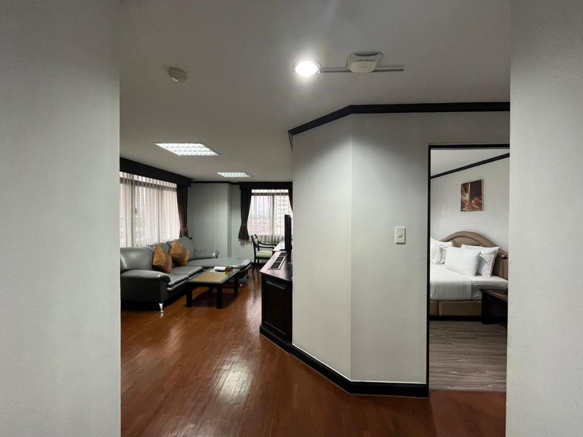 Yellow Ribbon Hills Boutique Suites Bangkok Exterior foto