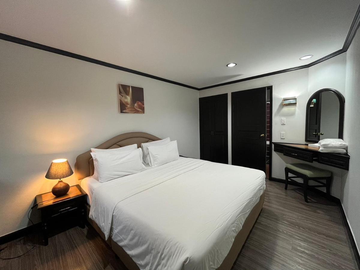 Yellow Ribbon Hills Boutique Suites Bangkok Exterior foto