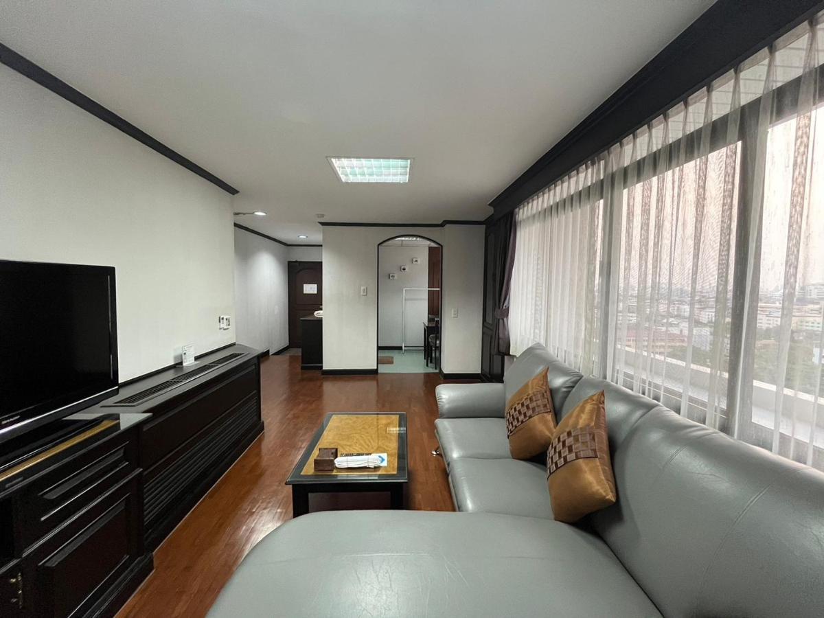 Yellow Ribbon Hills Boutique Suites Bangkok Exterior foto