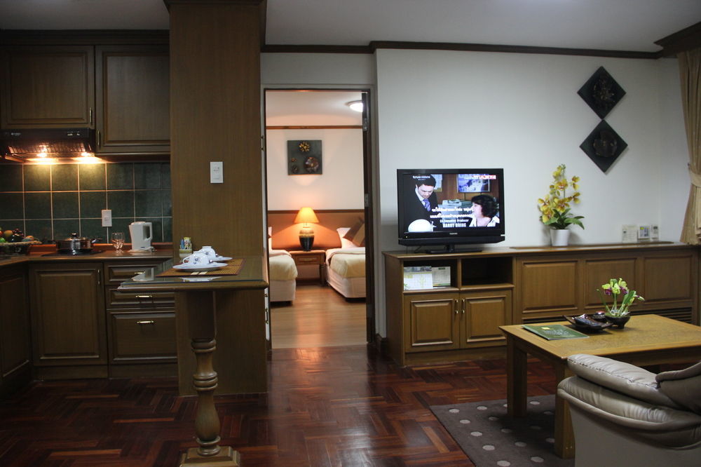 Yellow Ribbon Hills Boutique Suites Bangkok Exterior foto