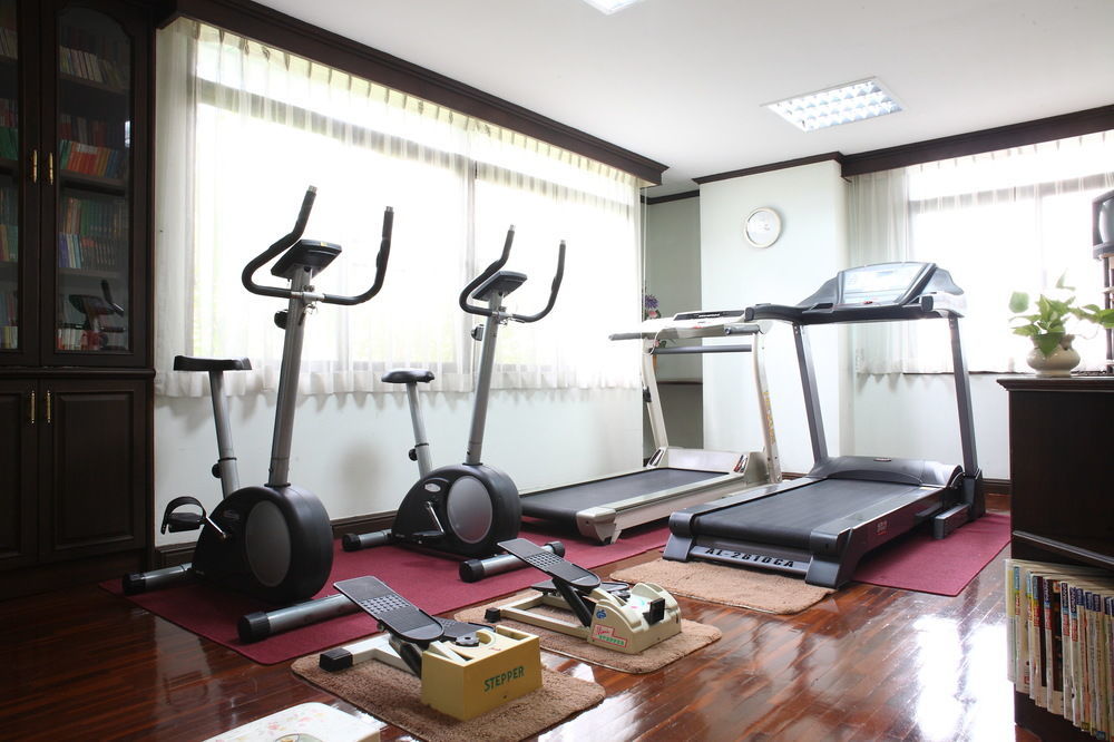 Yellow Ribbon Hills Boutique Suites Bangkok Exterior foto