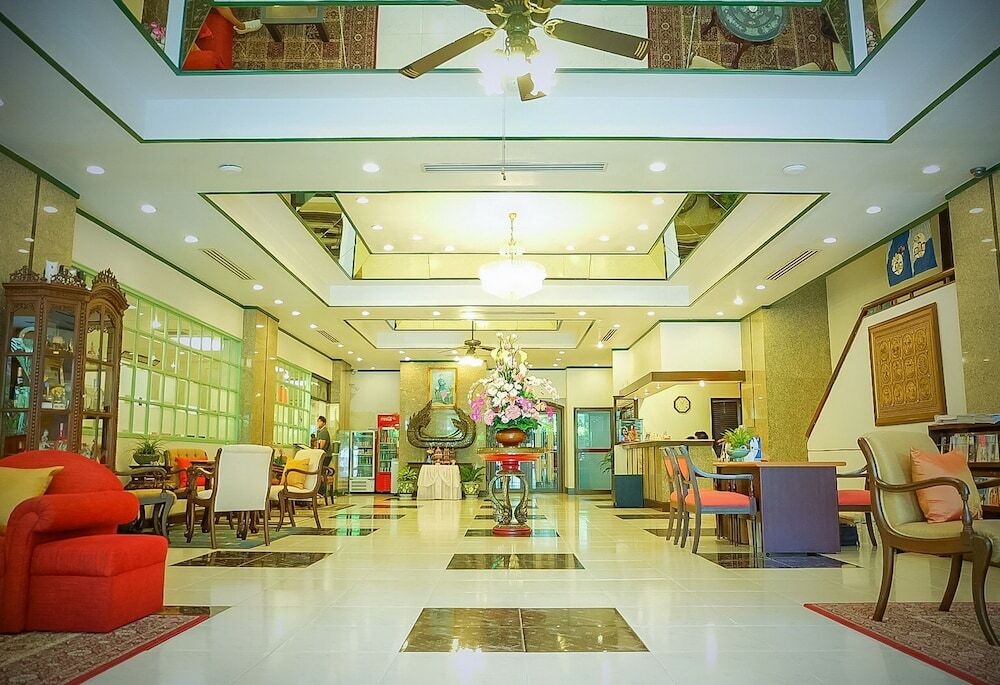 Yellow Ribbon Hills Boutique Suites Bangkok Exterior foto